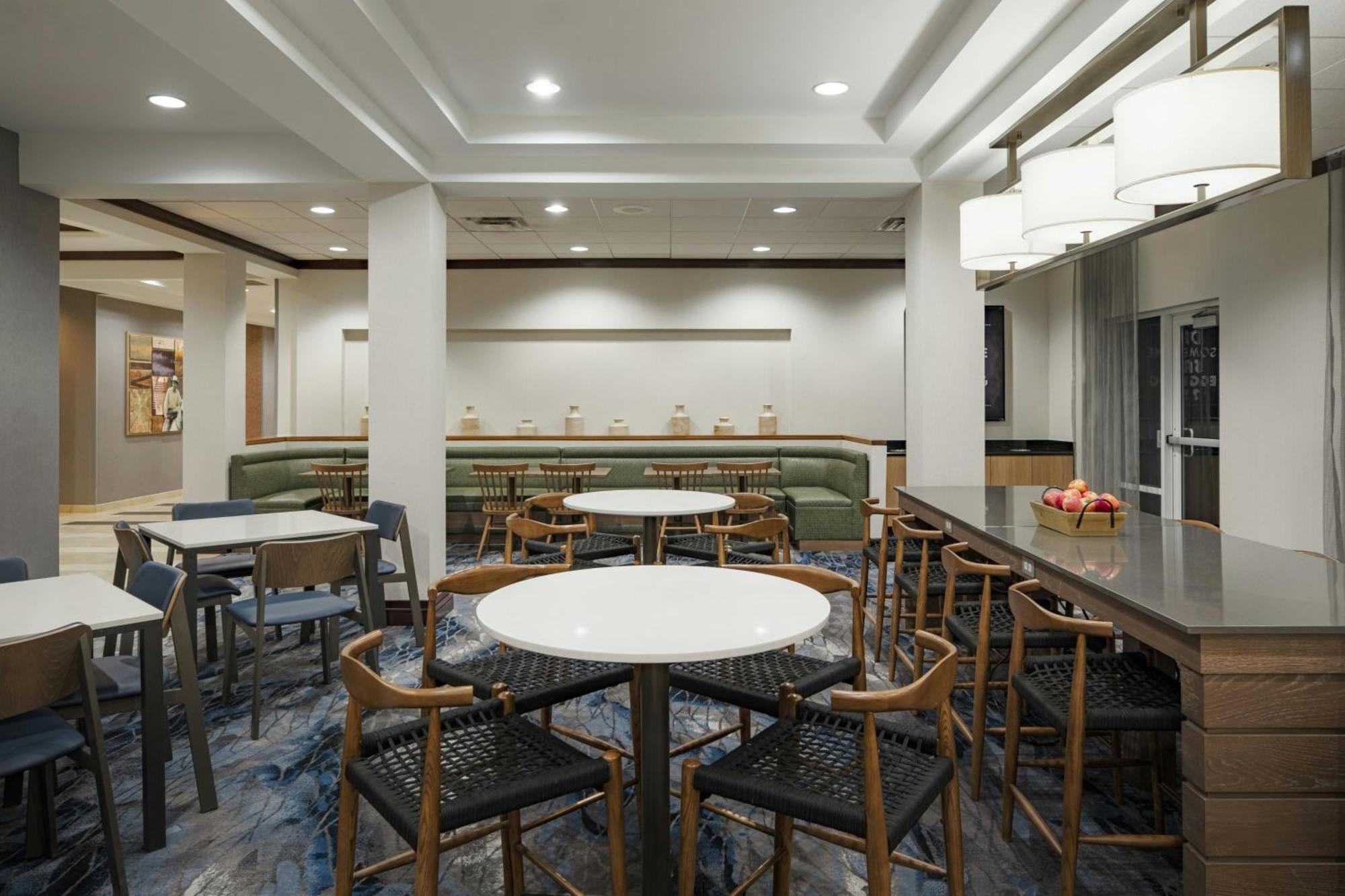 Fairfield Inn & Suites Louisville East Екстериор снимка