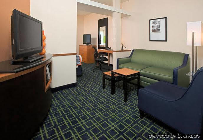 Fairfield Inn & Suites Louisville East Екстериор снимка